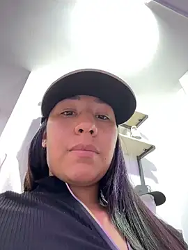 kim monti online show from April 22, 9:38 pm