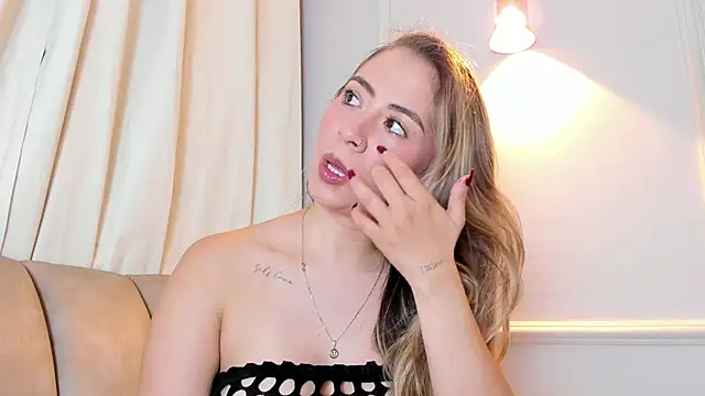 Snapshot of Lia_walton chatting on March 3, 12:11 pm Lia walton online show from March 3, 12:11 pm