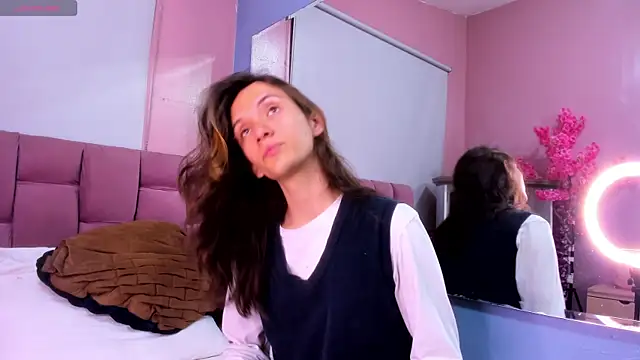 Snapshot of Feniix__ chatting on December 2, 5:02 am Feniix online show from December 2, 5:02 am