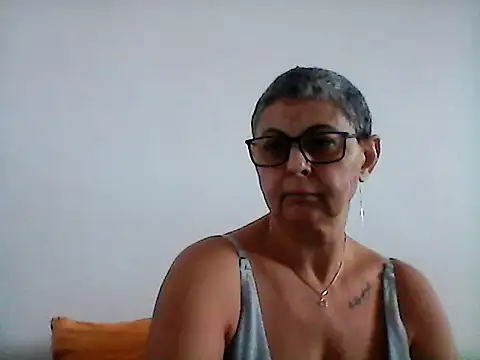 roseblak42 online show from February 6, 11:21 am