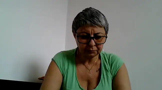 roseblak42 online show from March 18, 9:31 am