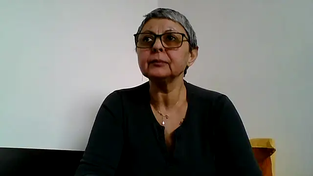 roseblak42 online show from January 15, 11:15 am