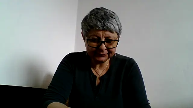 roseblak42 online show from March 18, 10:29 am