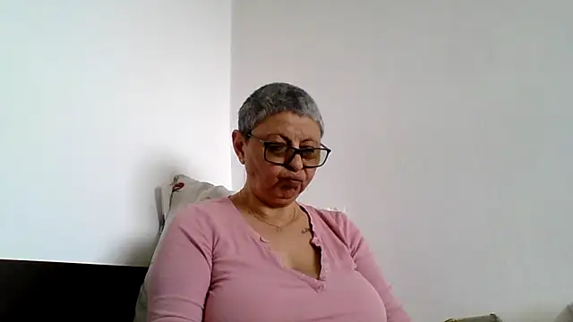 roseblak42 online show from April 24, 9:01 am