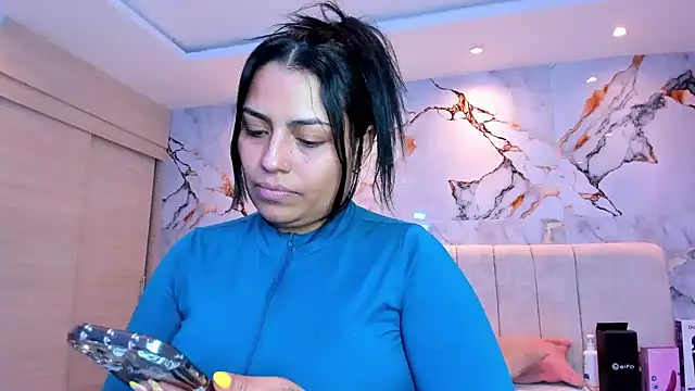 kiana cream online show from April 22, 1:08 am