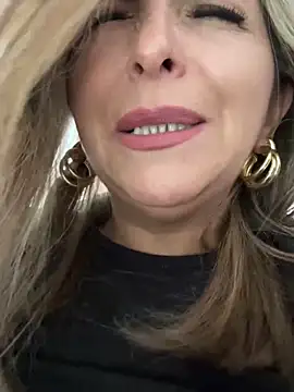  Abril-Office1 online show from February 3, 7:42 pm