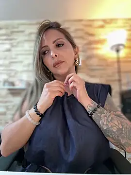  Abril-Office1 online show from February 23, 4:15 pm