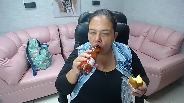 Penelope Nipples  online show from March 10, 11:53 am