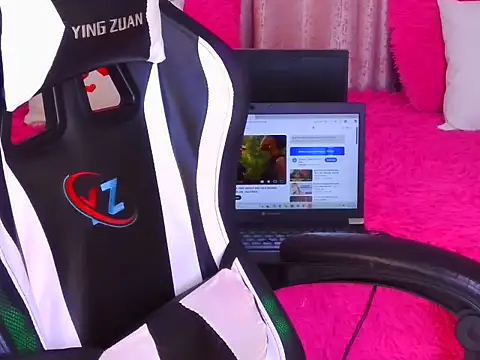 Pretty-shally online show from September 29, 9:30 pm