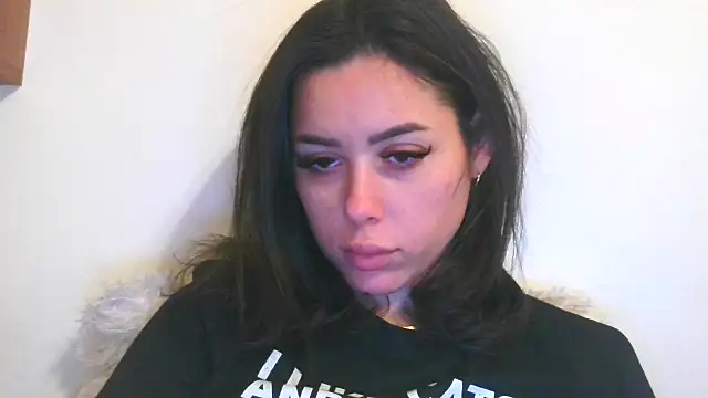 LovelyJulliette online show from January 13, 3:50 pm