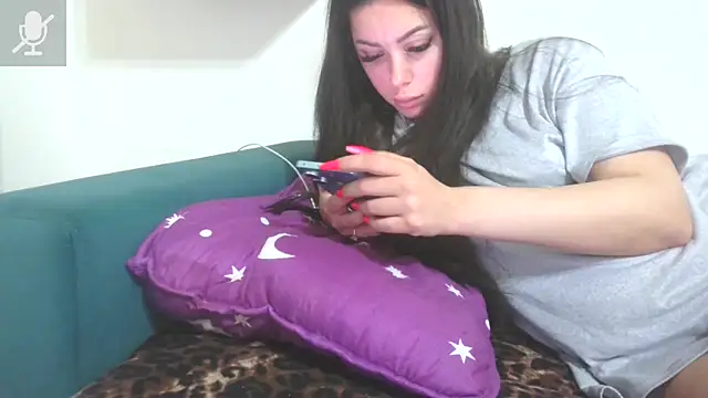 LovelyJulliette online show from April 21, 3:39 pm