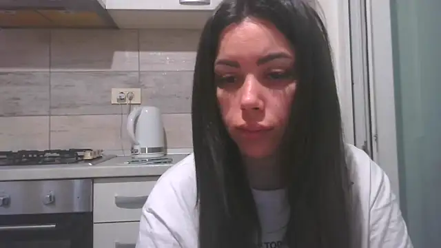 Snapshot of LovelyJulliette chatting on May 9, 12:32 pm LovelyJulliette online show from May 9, 12:32 pm