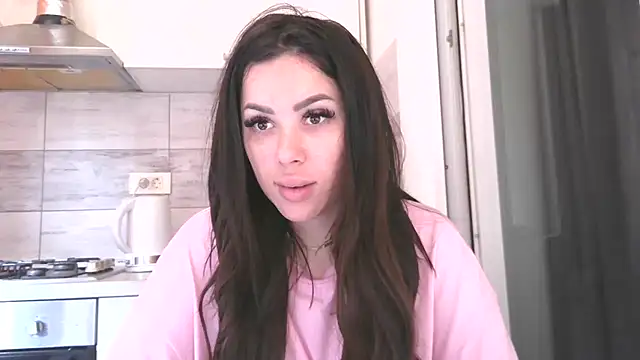 Snapshot of LovelyJulliette chatting on May 20, 10:21 am LovelyJulliette online show from May 20, 10:21 am