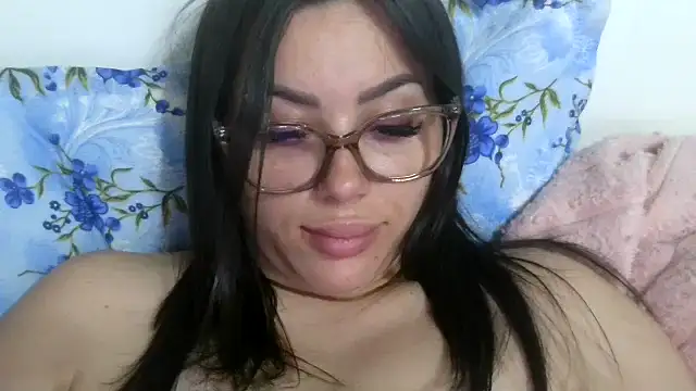 Snapshot of LovelyJulliette chatting on May 31, 6:31 pm LovelyJulliette online show from May 31, 6:31 pm
