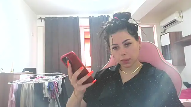 Snapshot of LovelyJulliette chatting on June 19, 12:31 pm LovelyJulliette online show from June 19, 12:31 pm