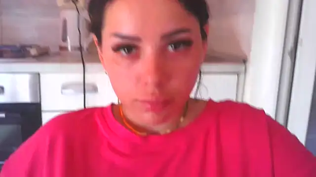 Snapshot of LovelyJulliette chatting on June 29, 1:00 pm LovelyJulliette online show from June 29, 1:00 pm