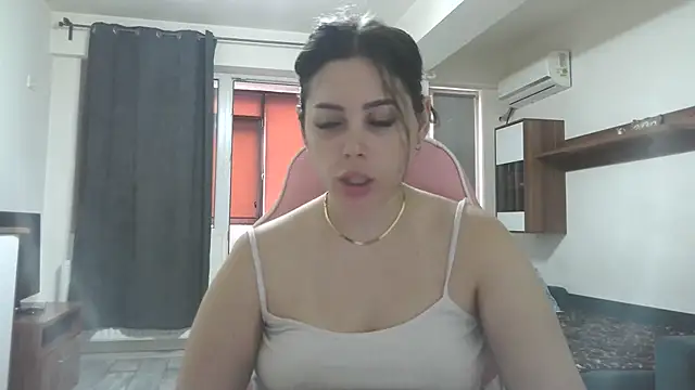 Snapshot of LovelyJulliette chatting on July 3, 4:02 pm LovelyJulliette online show from July 3, 4:02 pm