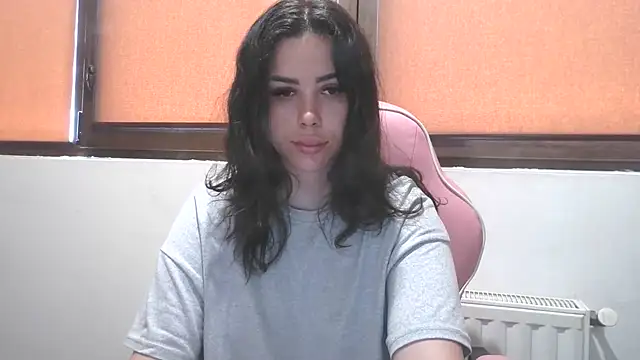 Snapshot of LovelyJulliette chatting on July 19, 10:52 am LovelyJulliette online show from July 19, 10:52 am