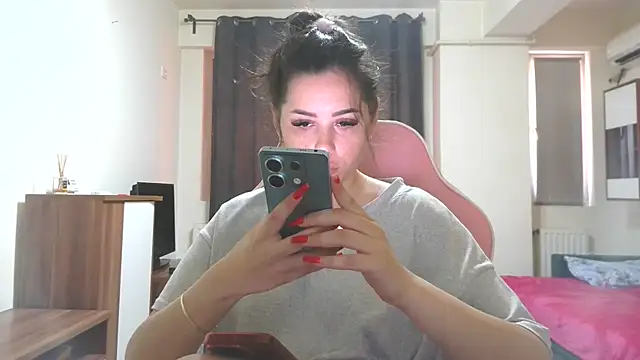 Snapshot of LovelyJulliette chatting on July 20, 12:40 pm LovelyJulliette online show from July 20, 12:40 pm
