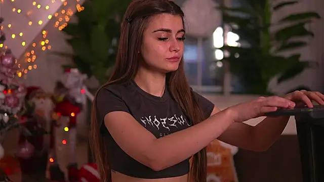 KaylaBray online show from December 15, 4:39 am