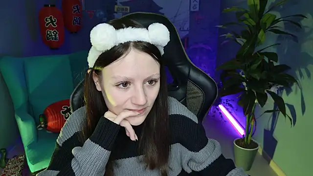 Snapshot of VeliraBraitberg chatting on December 29, 11:18 am VeliraBraitberg online show from December 29, 11:18 am