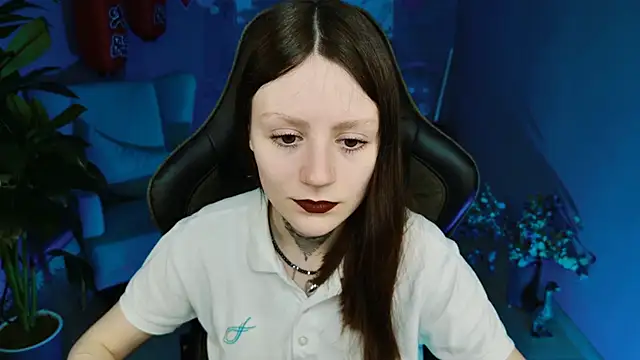 Snapshot of VeliraBraitberg chatting on March 7, 8:13 am VeliraBraitberg online show from March 7, 8:13 am