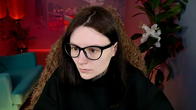 VeliraBraitberg online show from April 26, 6:33 am