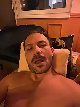 Adventurehotman online show from November 2, 12:13 am