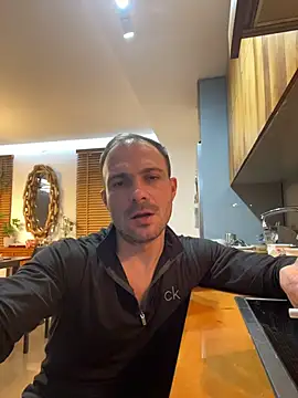 Adventurehotman online show from April 6, 9:05 pm