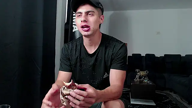 Stiven CL online show from November 4, 10:42 pm