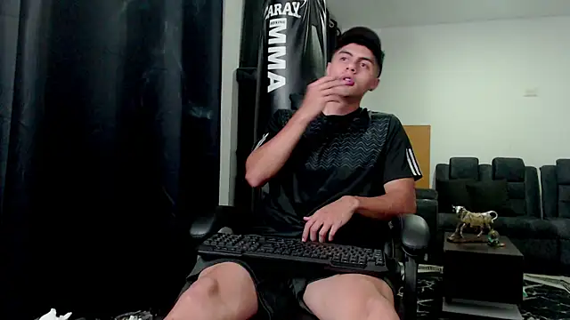 Stiven CL online show from November 20, 5:40 am