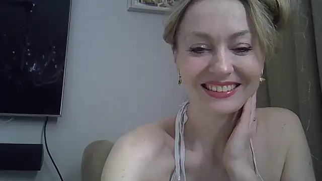 ZarinaSwift online show from April 22, 4:48 am