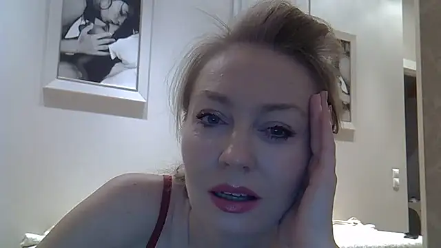 ZarinaSwift online show from April 23, 4:46 am