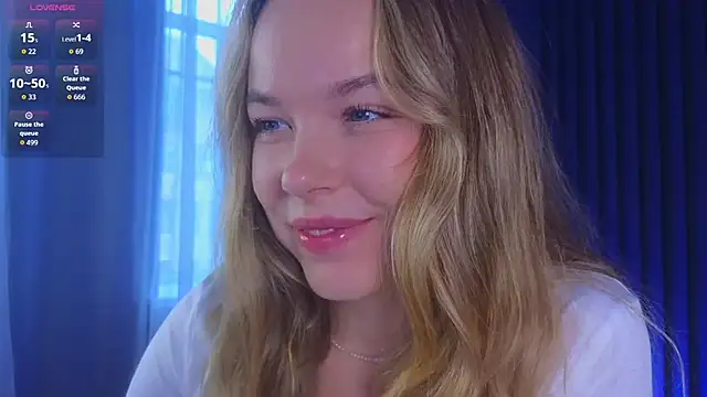 Snapshot of milly_shy chatting on October 28, 6:50 am milly shy online show from October 28, 6:50 am