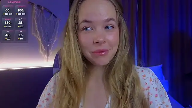 Snapshot of milly_shy chatting on November 3, 6:47 am milly shy online show from November 3, 6:47 am