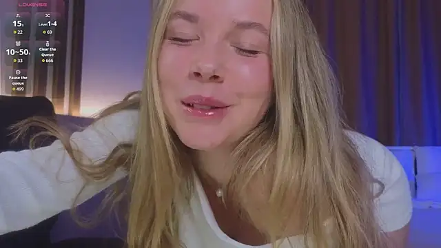 Snapshot of milly_shy chatting on December 1, 7:02 am milly shy online show from December 1, 7:02 am