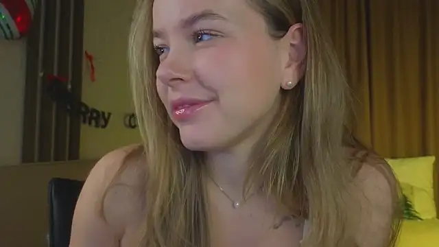 Snapshot of milly_shy chatting on January 9, 7:55 am milly shy online show from January 9, 7:55 am