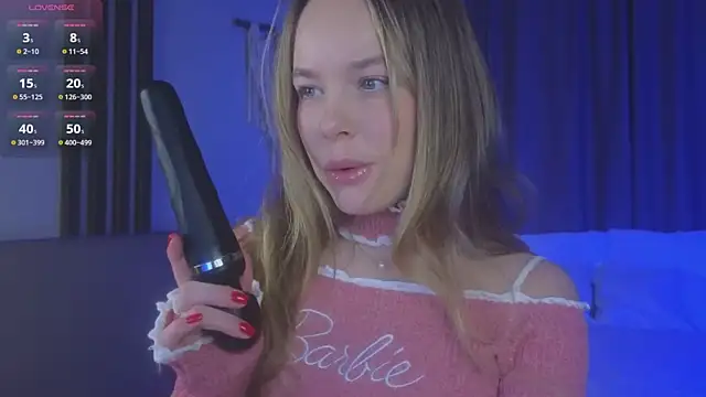 Snapshot of milly_shy chatting on January 12, 6:40 am milly shy online show from January 12, 6:40 am