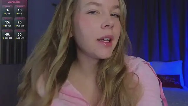 Snapshot of milly_shy chatting on January 19, 6:39 am milly shy online show from January 19, 6:39 am