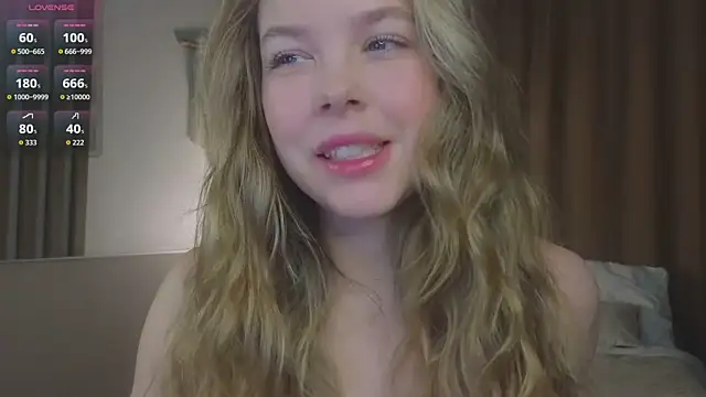 Snapshot of milly_shy chatting on February 6, 6:51 am milly shy online show from February 6, 6:51 am