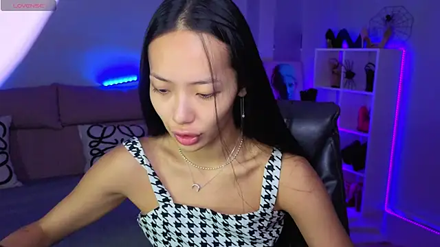 Snapshot of _MIURA_ chatting on October 24, 1:03 am  MIURA  online show from October 24, 1:03 am