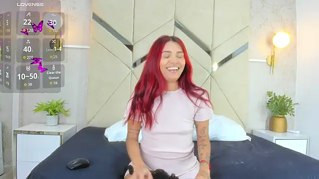 LiaVelez online show from June 9, 1:45 pm