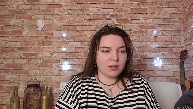 Snapshot of Amelia_Kiss_ chatting on December 31, 12:43 am Amelia Kiss online show from December 31, 12:43 am