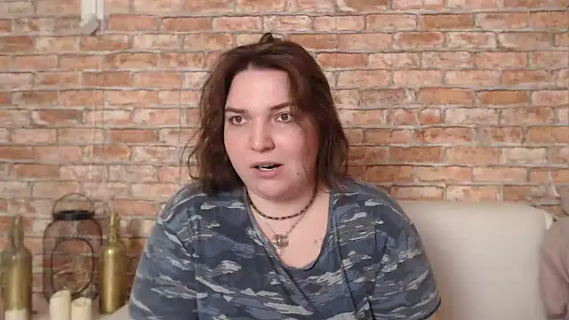 Snapshot of Amelia_Kiss_ chatting on January 4, 3:50 am Amelia Kiss online show from January 4, 3:50 am