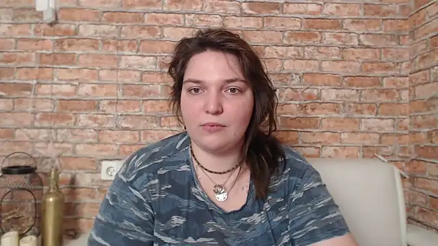 Snapshot of Amelia_Kiss_ chatting on January 24, 6:57 am Amelia Kiss online show from January 24, 6:57 am