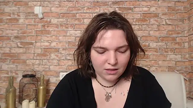 Snapshot of Amelia_Kiss_ chatting on February 13, 3:50 am Amelia Kiss online show from February 13, 3:50 am