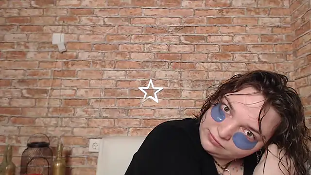 Snapshot of Amelia_Kiss_ chatting on February 14, 1:02 am Amelia Kiss online show from February 14, 1:02 am