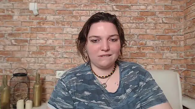 Snapshot of Amelia_Kiss_ chatting on February 21, 3:45 am Amelia Kiss online show from February 21, 3:45 am