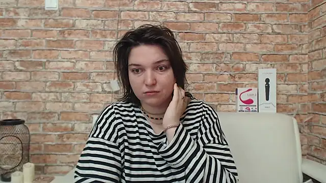 Snapshot of Amelia_Kiss_ chatting on October 23, 12:32 am Amelia Kiss online show from October 23, 12:32 am