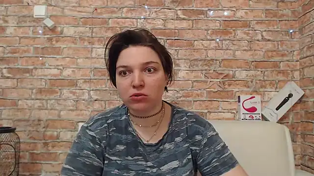 Amelia Kiss  online show from April 2, 1:14 am